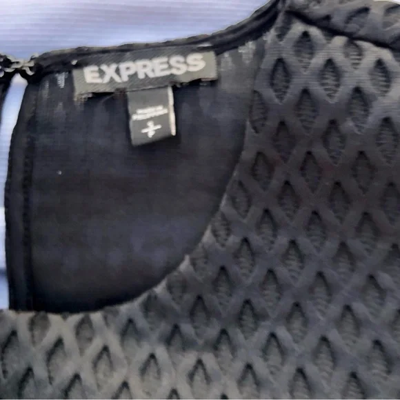 Express cut out mini skirt set Cropped Diamond Textured Sz. Small - Picture 9 of 13